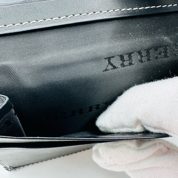 Burberry Bi fold Wallet - Picture 6 of 7